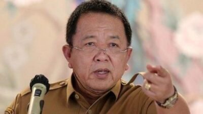 "Mantan Gubernur Lampung, Arinal Djunaidi, diperiksa Kejati Lampung terkait kasus dugaan korupsi dana participating interest (PI) 10% senilai Rp271 miliar. Rumah pribadi Arinal juga digeledah dan sejumlah aset disita. (Dok. Media Fakta News)"