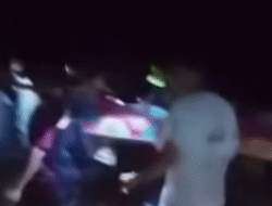 Miris, Jenazah di Sintang Terpaksa Ditandu Sejauh 5 KM Akibat Jalan Rusak Parah