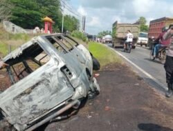 Polisi Ungkap Kronologi Mobil Terbakar di Sosok: Diduga Akibat Percikan Korek Api