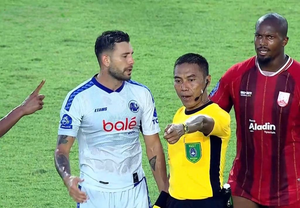 "persis-seri-arema-fc-stadion-manahan"