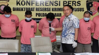 Polda Kalbar Sikat Penambang Emas Ilegal, 56 Tersangka Diamankan dalam Operasi Peti Kapuas 2025