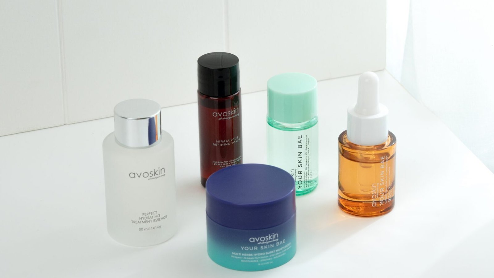"Ingin punya kulit sehat dan glowing? Pelajari panduan lengkap urutan skincare yang tepat untuk pagi dan malam hari. Ikuti langkah-langkahnya dan rasakan perbedaannya pada kulitmu. "