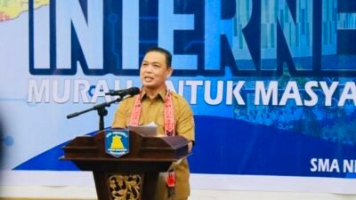 Gubernur Kalimantan Barat, Ria Norsan, secara resmi meluncurkan program internet gratis di SMA Negeri 1 Pontianak. Program ini hadir untuk mendukung pendidikan dan digitalisasi yang merata di seluruh Kalbar.