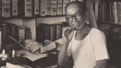 "Pramoedya Ananta Toer bukan sekadar penulis, melainkan sejarawan dan pembela kebenaran. Simak 3 fakta menarik tentang sosoknya, dari sastrawan dunia hingga tahanan politik."