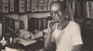 "Pramoedya Ananta Toer bukan sekadar penulis, melainkan sejarawan dan pembela kebenaran. Simak 3 fakta menarik tentang sosoknya, dari sastrawan dunia hingga tahanan politik."