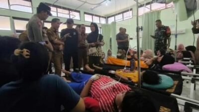 Ilustrasi siswa diduga mengalami keracunan makanan dari program Makan Bergizi Gratis (MBG). (Dok. Ist)