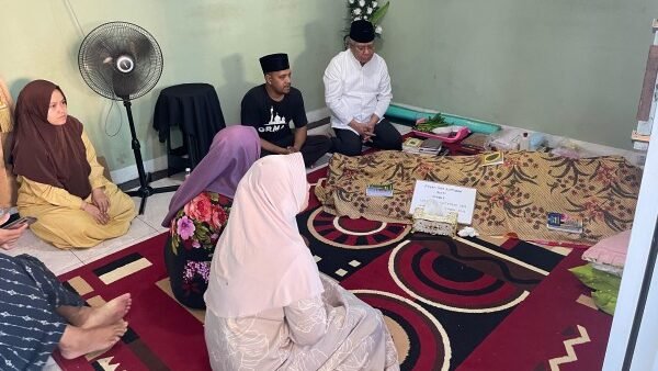 Seorang siswi SMAN 2 Pontianak meninggal dunia usai terjatuh dari tangga sekolah. (Dok. Ist)