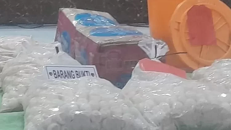 Ribuan telur penyu hasil sitaan Polres Sambas yang akan dimusnahkan karena kondisinya tidak layak tetas.