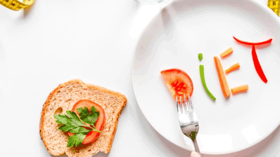 "Bingung memulai pola makan sehat? Simak 8 tips simpel yang mudah diikuti oleh pemula. Fokus pada kebiasaan baik untuk hasil kesehatan jangka panjang. "