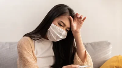 "Musim hujan tiba! Kenali 4 penyakit yang sering menyerang seperti DBD, flu, leptospirosis, dan diare. Simak gejala dan cara efektif untuk mencegahnya agar keluarga tetap sehat."