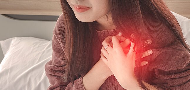 "Ingin jantung sehat hingga tua? Simak 4 tips mudah menjaga kesehatan jantung, mulai dari pola makan seimbang, olahraga teratur, kelola stres, hingga cek kesehatan rutin."