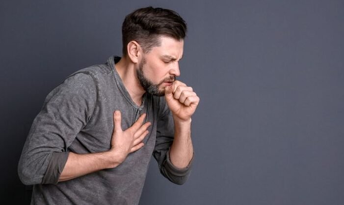 "Cari tahu 5 cara alami dan efektif untuk meredakan batuk tanpa obat. Mulai dari minum air hangat hingga menggunakan madu, temukan solusinya di sini."