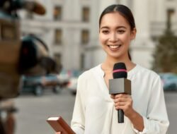 Bukan Cuma Nulis Berita, Ini 5 Alasan Profesi Jurnalis Bikin Ketagihan