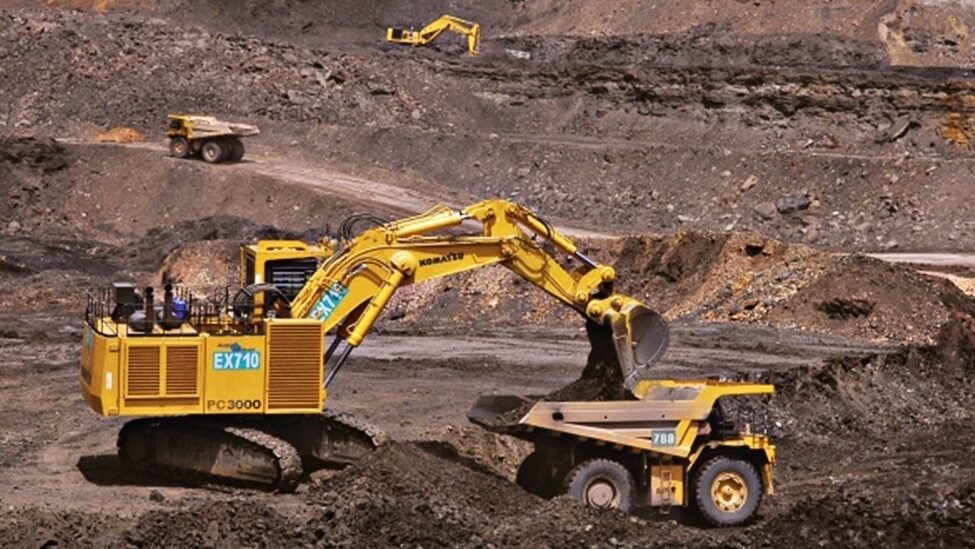 Aktivitas pertambangan di salah satu wilayah di Indonesia. Pemerintah menerbitkan aturan baru yang memungkinkan koperasi mengelola wilayah izin usaha pertambangan (WIUP), memicu harapan pemerataan ekonomi sekaligus kekhawatiran akan risiko lingkungan dan keselamatan.