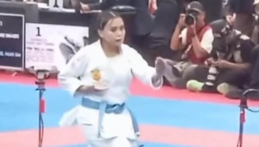 Atlet karate Kalbar bertanding di arena PON Bela Diri Kudus. Foto: HO/Faktakalbar.id