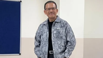 "Kabar duka, ayah YouTuber Jerome Polin, Marojahan Sijabat, meninggal dunia pada Kamis (30/10/2025) setelah sempat dirawat dalam kondisi kritis."