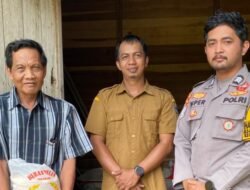 26 Keluarga di Desa Simpang Tiga Sukadana Terima Bantuan Pangan Beras