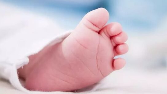 "Kabar terbaru kasus pembuangan bayi di Kubu Raya. Kondisi sang bayi dilaporkan membaik saat polisi mendalami peran ayah yang diduga terlibat bersama ibu kandung."