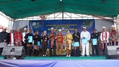 Bupati Yohanes Ontot Buka Festival Budaya Pasundan VI, Ajak Semua Etnis Bersatu Bangun Sanggau