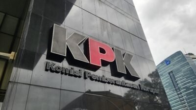 "KPK mengungkap ironi daerah kaya tambang namun penduduknya miskin. Hal ini disebut akibat dampak lingkungan yang merusak mata pencaharian petani dan nelayan. "