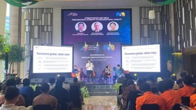 Suasana diskusi panel dalam Indonesia Digital Conference (IDC) 2025 yang digelar AMSI di The Hub, Epicentrum, Jakarta, Kamis (23/10/2025).