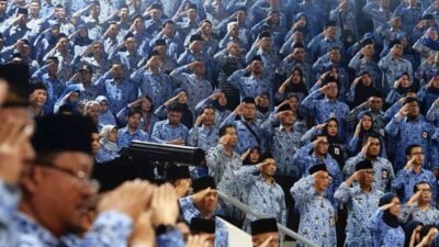 "Saat gaji ASN aktif direncanakan naik, nasib kenaikan gaji pensiunan PNS 2025 masih belum pasti dan harus menunggu Peraturan Pemerintah (PP) baru."