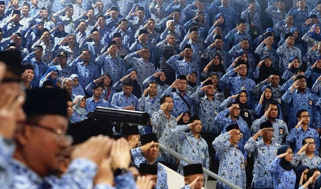 "Saat gaji ASN aktif direncanakan naik, nasib kenaikan gaji pensiunan PNS 2025 masih belum pasti dan harus menunggu Peraturan Pemerintah (PP) baru."