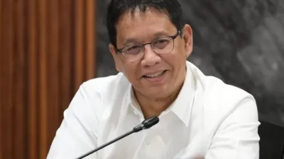 "Menkeu Purbaya Yudhi Sadewa membuat gebrakan dengan menyatakan ekonomi RI bisa tumbuh 5,7% tanpa investasi asing, cukup dengan menggenjot sektor perumahan rakyat."