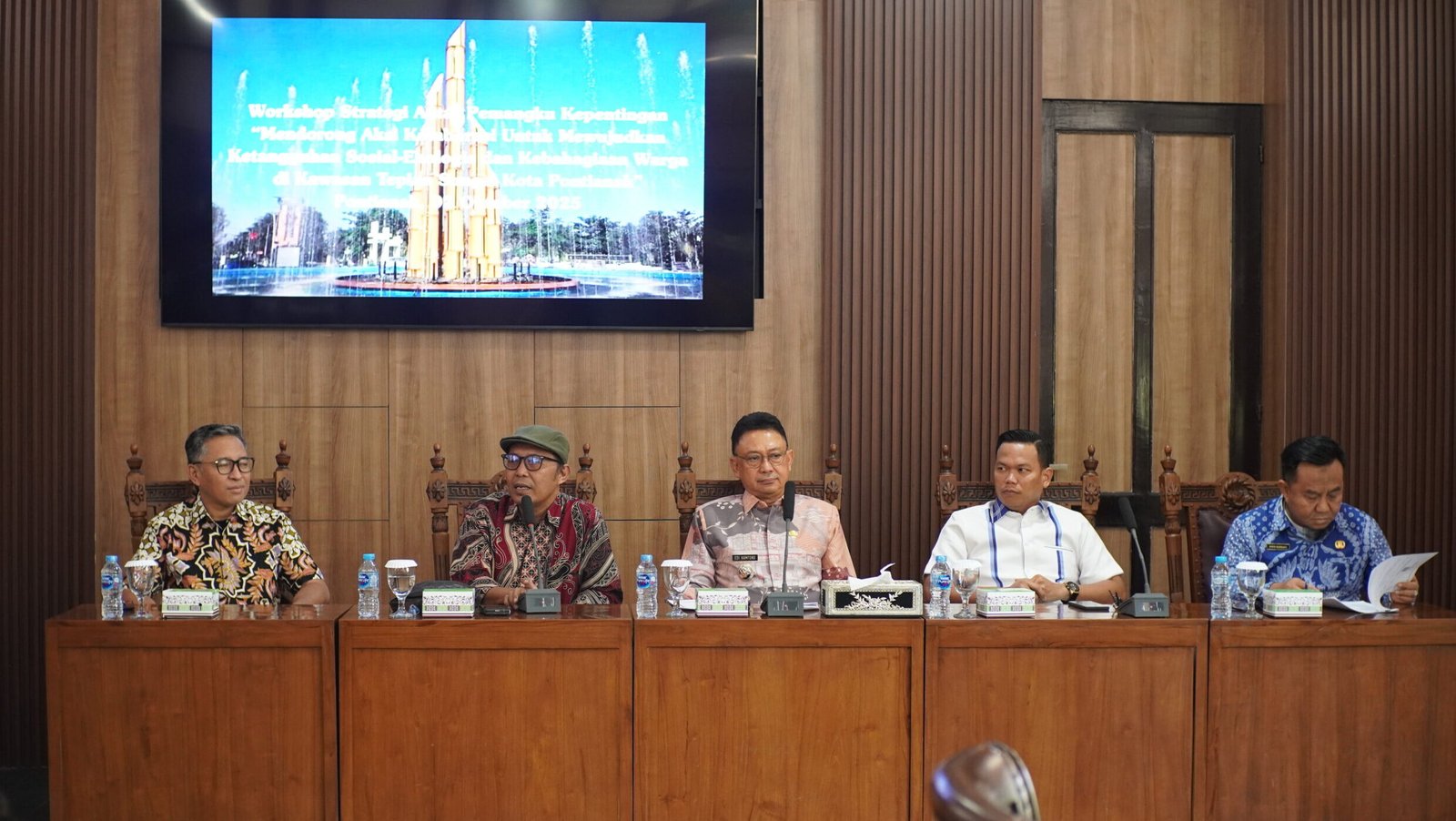 "Gemawan dan Humanis kolaborasi dengan Bapperida Kota Pontianak, gelar lokakarya untuk mewujudkan ketangguhan sosial-ekologis warga di tepian Sungai Kapuas."