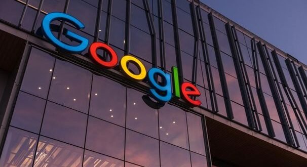 "Google menghadapi gugatan class action senilai Rp39 triliun (US$2,36 M) karena dituduh tetap melacak dan mengumpulkan data pengguna secara ilegal, bahkan saat fitur 'Web & App Activity' sudah nonaktif."