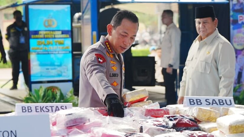 Kapolri Jenderal Listyo Sigit Prabowo saat memaparkan capaian kinerja Polri, termasuk keberhasilan mentransformasi 118 Kampung Narkoba, di Jakarta, Rabu (29/10/2025).