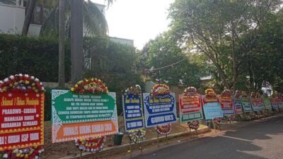 "Jangan belajar kapan saja! Ada 5 waktu spesifik yang bikin Anda cepat fasih bahasa asing. Manfaatkan 'jam emas' otak Anda dari pagi hingga malam hari."