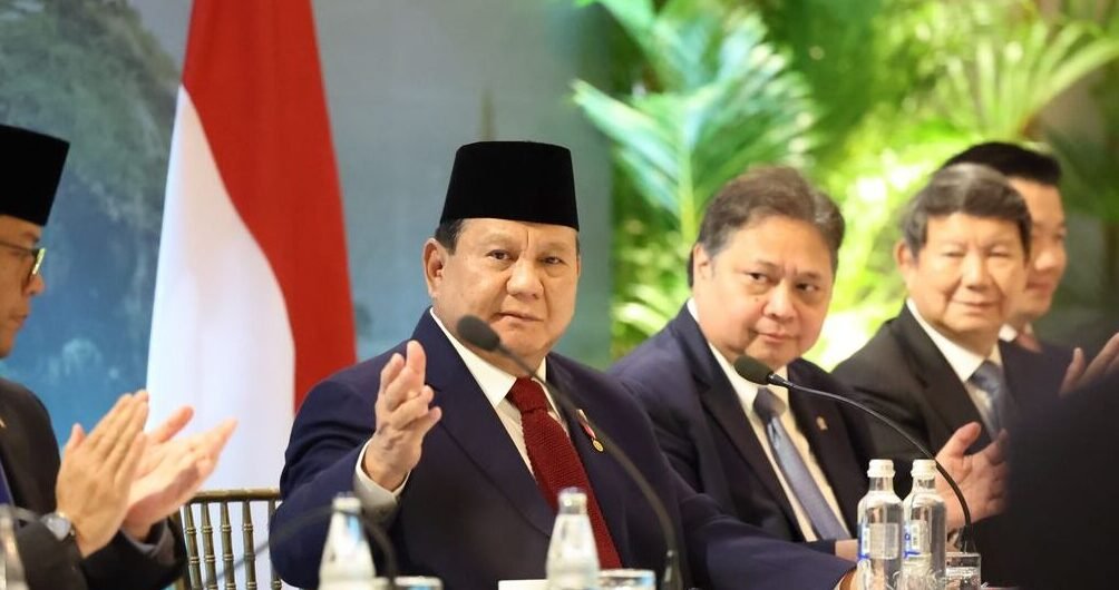 "Pemerintah alokasikan Rp8 triliun untuk program ambisius pengiriman 500 ribu Pekerja Migran Indonesia (PMI) terampil, fokus pada tukang las dan pramusaji."