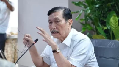 "Luhut Pandjaitan sebut penyerapan dana MBG membaik dan berdampak pada 380 ribu lapangan kerja. Imbau Menkeu tidak menarik kembali anggaran."