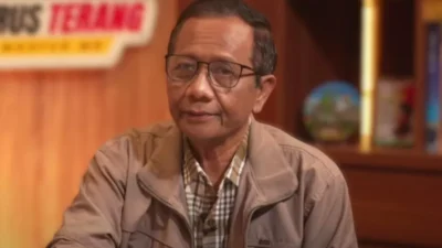 "Mahfud menyoroti pernyataan Presiden Prabowo soal data keracunan MBG. Menurutnya, masalah ini bukan sekadar angka statistik karena menyangkut nyawa dan kesehatan anak."