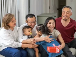 Bukan Sekadar Galau: 4 Alasan Ini Mengapa Hati Anak Rantau Sering ‘Pulang’ di Malam Minggu