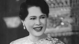 "Thailand menetapkan masa berkabung setahun penuh usai wafatnya Ratu Sirikit (24/10/2025). Jenazah akan disemayamkan di Grand Palace, Bangkok."