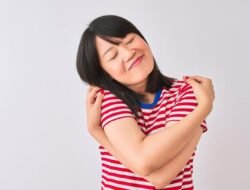 Bahagia Itu Pilihan: 4 Cara Sederhana Menyayangi Diri Sendiri yang Sering Terlupakan