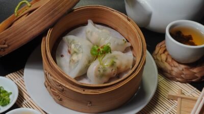 Hidangan dimsum andalan yang disajikan secara hangat dalam program Sunday Brunch Qubu Resort di Kubu Raya. Foto: HO/Faktakalbar.id