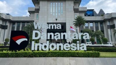 "Pemerintah menerbitkan UU BUMN baru dan menetapkan modal awal Badan Pengelola Investasi Danantara sebesar Rp1.000 triliun yang bersumber dari penyertaan modal negara."