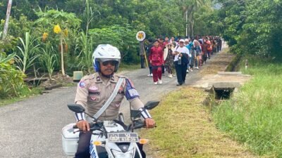 "Satlantas Polres Kayong Utara berhasil mengamankan jalannya pawai karnaval Hari Kesaktian Pancasila di Sukadana. Arus lalu lintas lancar dan tanpa insiden."