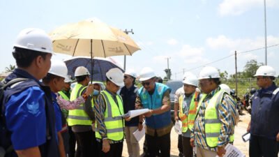 "Diwarnai kendala teknis tanah amblas yang telah diatasi, pembangunan IPA Pontianak Barat terus dikebut untuk dapat selesai sesuai target dalam 74 hari ke depan. "