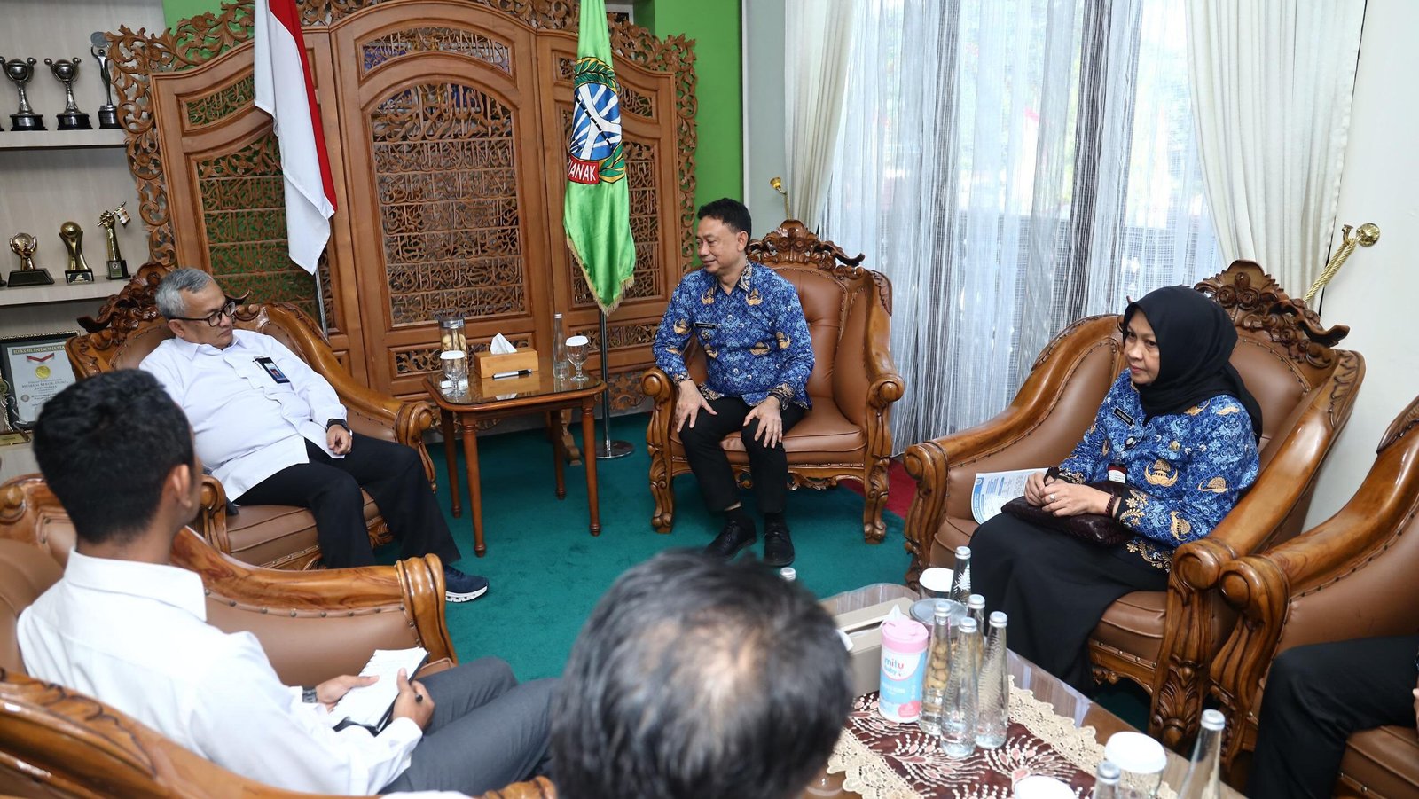 Pertemuan jajaran BPKP Provinsi Kalbar dengan Wali Kota Pontianak Edi Rusdi Kamtono terkait Rencana Aksi Kolaboratif Peningkatan Indeks Efektivitas Pengendalian Korupsi (IEPK) 2025.