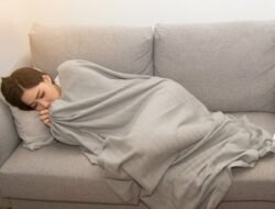 Badan Mulai Meriang? Lakukan 5 Langkah Pertolongan Pertama Ini di Rumah