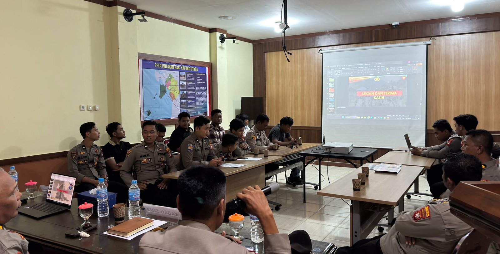 "Polres Kayong Utara meningkatkan kualitas pelayanan publik dengan memastikan tidak ada lagi penolakan laporan masyarakat dan memberikan kemudahan dalam pengurusan SKCK."