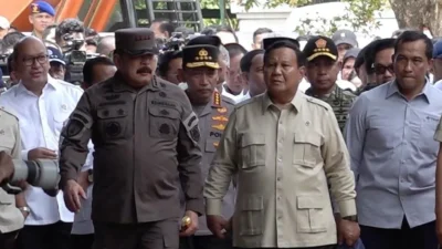 Presiden Prabowo Subianto memberikan arahan kepada aparat penegak hukum di Pangkal Pinang, Senin, terkait pemberantasan tambang ilegal.