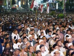 Haul Habib Muhammad Pontianak: UAS Ajak Puluhan Ribu Jemaah Teladani Cinta dan Persatuan