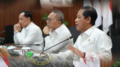 Menteri Lingkungan Hidup, Hanif Faisol Nurofiq, saat memberikan keterangan pers di lokasi yang tercemar radioaktif Cesium-137 di Cikande. (Dok. Instagram/@haniffaisalnurrofiq)