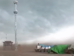 Angin Kencang Terjang Pelabuhan Kijing Mempawah, Tak Ada Korban Jiwa