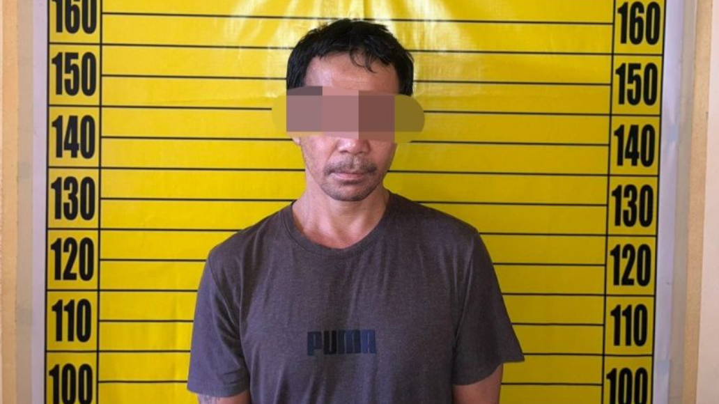 Terduga pengedar sabu berinisial H alias O beserta barang bukti yang diamankan oleh Satresnarkoba Polres Landak. (Dok. Polres Landak)